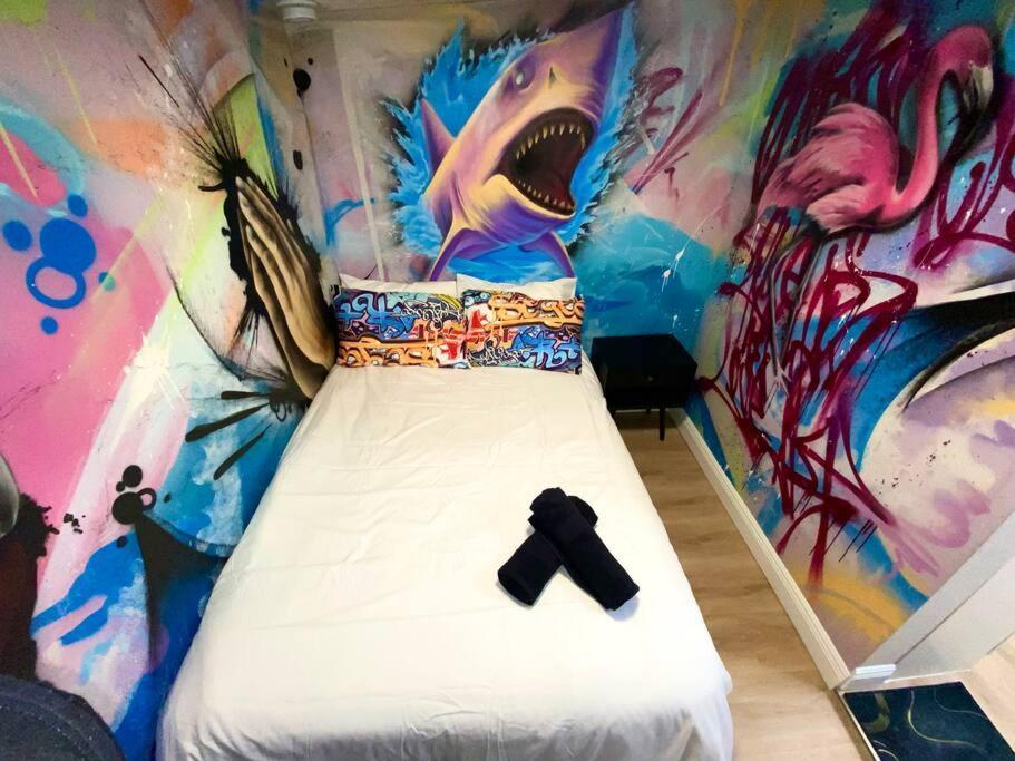 Cozy & Colorful Miami Art Canvas W/Hottub & Murals Exterior photo